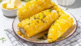 Dale un toque argentino a tu mesa con esta receta de choclo hervido con manteca cremosa y fácil. Dale un toque argentino a tu mesa con esta receta de choclo hervido con manteca cremosa y fácil.