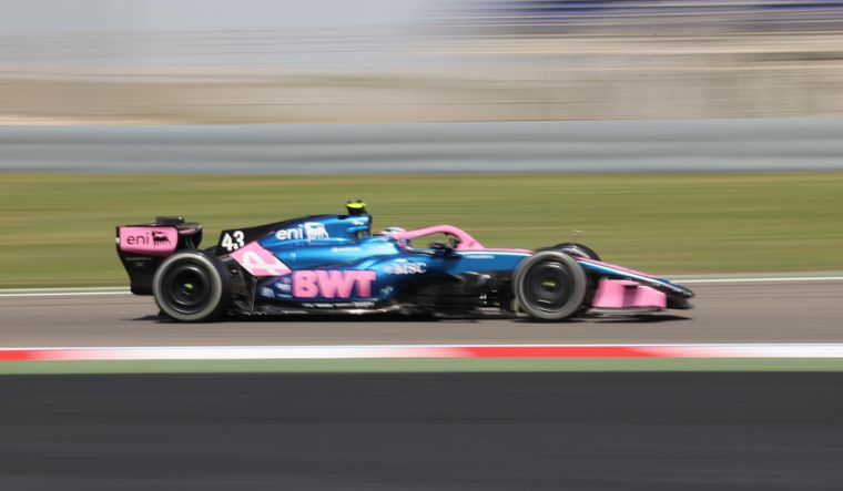 Franco Colapinto en acción durante el test matutino en Baréin.