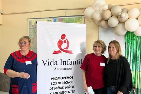 La fundadora y presidenta de Vida Infantil, Liliana Mariconda; la directora del CAE y jardín maternal de Vida Infantil, Andrea Baca; y la directora de Centros Educativos de Primera Infancia de la DGE, Natalia San Juan.&nbsp;