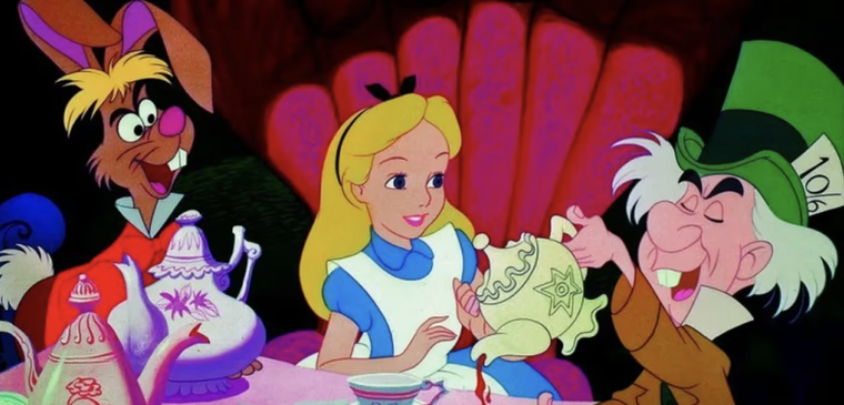 En la película, Alicia es una niña de aproximadamente 10 años Foto: Disney