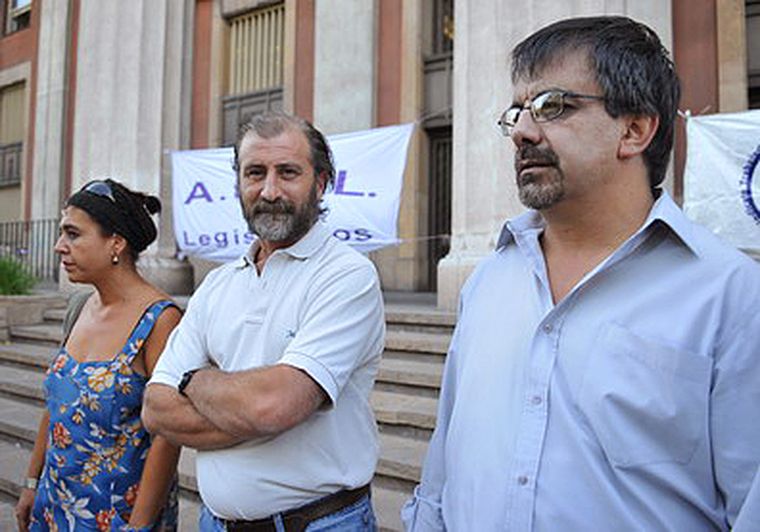 Blas, Franchino y Ordoñez en el reclamo estatal. Foto: Nacho Gaffuri / MDZ