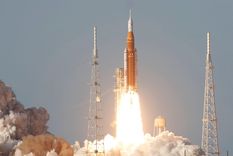 A qué velocidad viaja la tripulación de Artemis II en su regreso de la Luna.