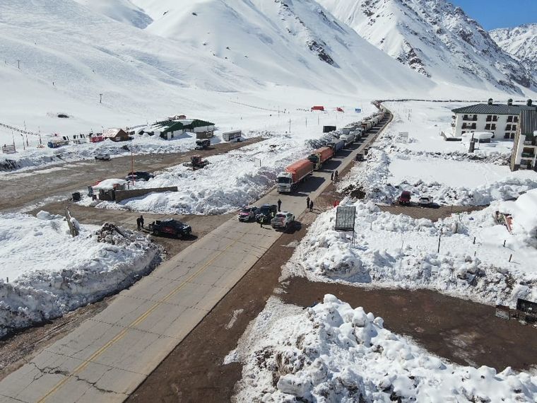 El paso a Chile se encuentra habilitado en ambos sentidos de circulación.