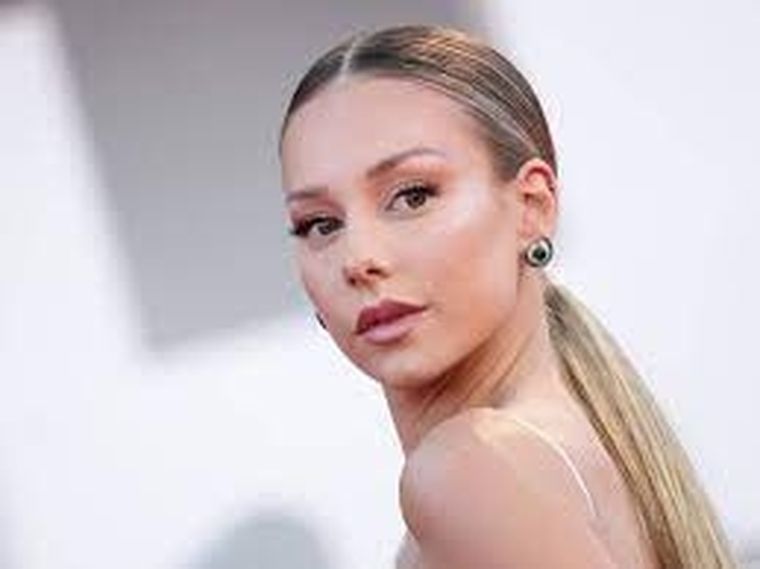 La actriz habría estado saliendo con Kylian Mbappé cuando se encontraba en pareja con Furtado. La actriz habría estado saliendo con Kylian Mbappé cuando se encontraba en pareja con Furtado.