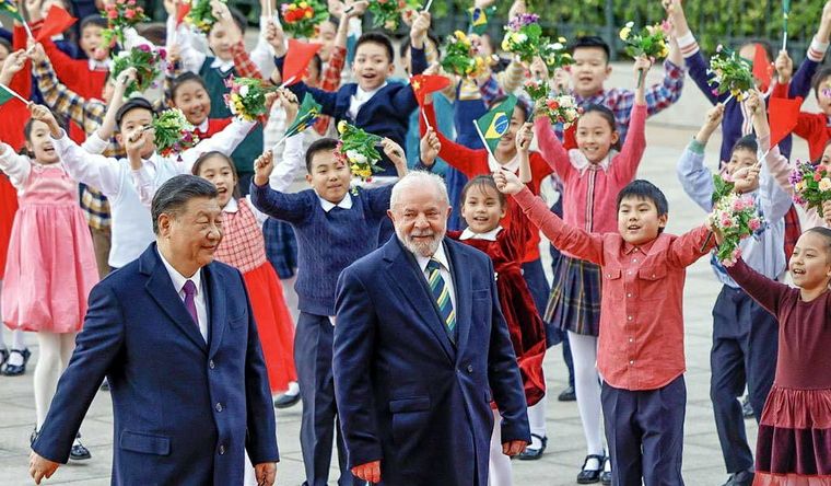 Xi Jinping y Lula da Silva, sus naciones concretan grandes negocios. Foto: Télam.