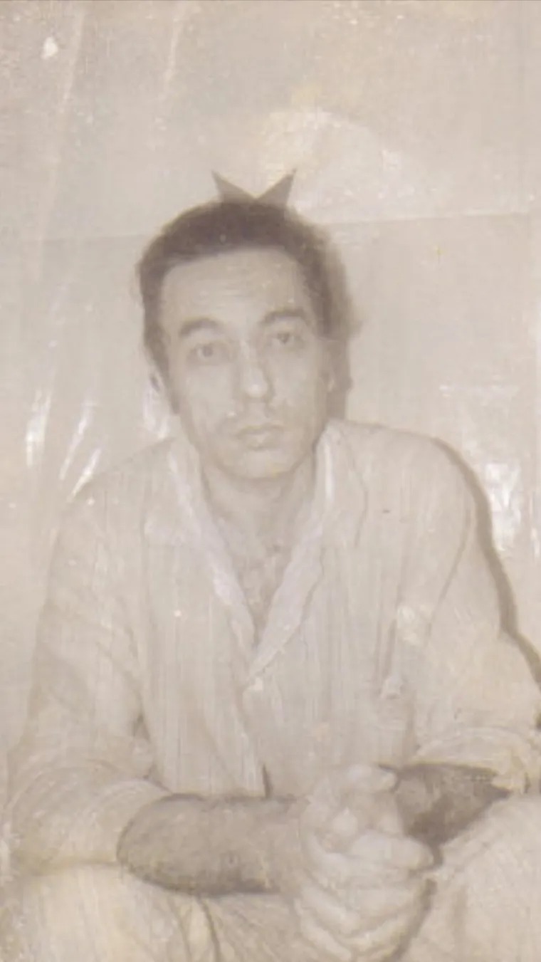 Coronel Larrabure, y su estado durante el cautiverio en junio de 1975 Coronel Larrabure, y su estado durante el cautiverio en junio de 1975