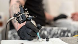 En Argentina, 6 de cada 10 ciudadanos tienen al menos un tatuaje. En Argentina, 6 de cada 10 ciudadanos tienen al menos un tatuaje.