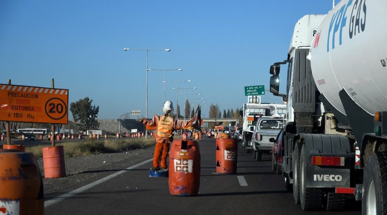 Las obras del Acceso Sur (ruta 40) llegarán hasta la intersección con la ruta 7 - Variante Palmira. Foto: ALF PONCE MERCADO / MDZ Las obras del Acceso Sur (ruta 40) llegarán hasta la intersección con la ruta 7 - Variante Palmira. Foto: ALF PONCE MERCADO / MDZ