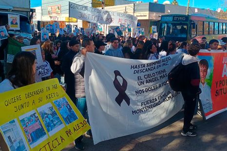 La familia de Alejo Montenegro marchó para pedir justicia. La familia de Alejo Montenegro marchó para pedir justicia.