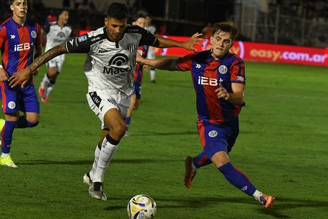 San Lorenzo y Gimnasia se enfrentan en el Nuevo Gasómetro.