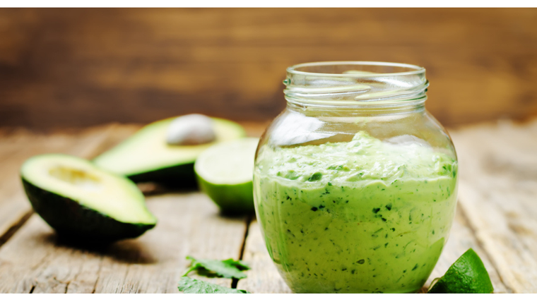Fresca y liviana: receta de salsa de palta y yogur casera.