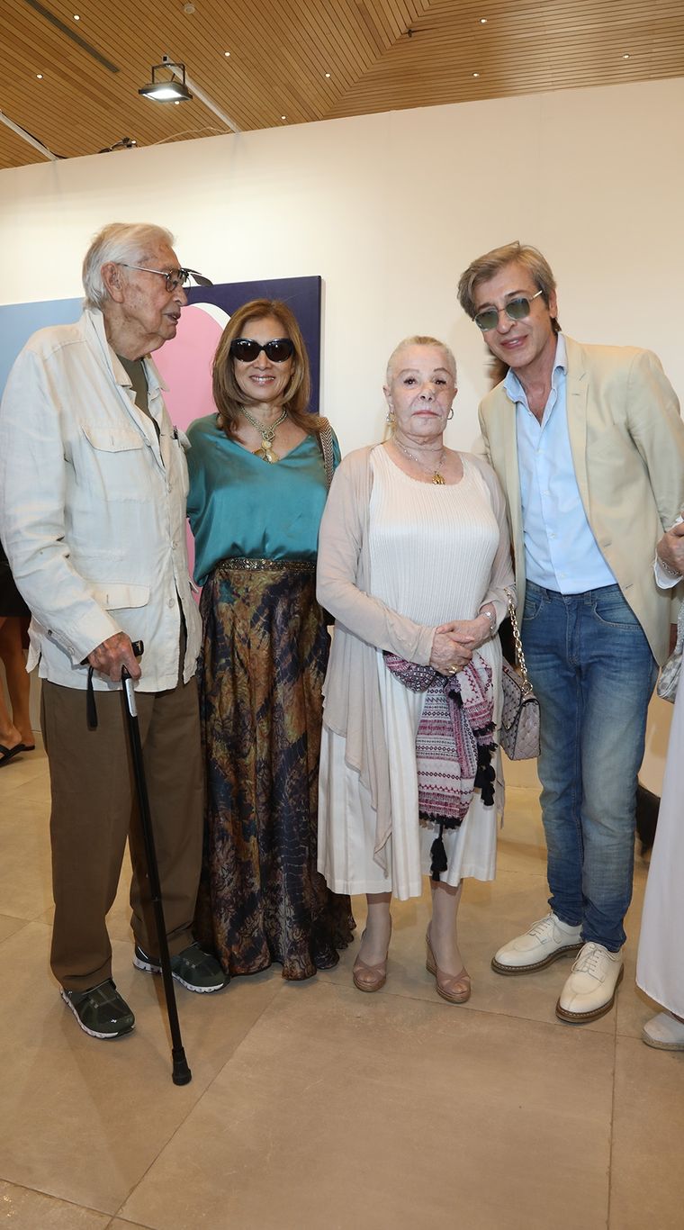 Julio Le Parc, Laetitia D`Aremberg y Yamil Le Parc en la novena edición de la Feria Internacional Este Arte. Julio Le Parc, Laetitia D`Aremberg y Yamil Le Parc en la novena edición de la Feria Internacional Este Arte.