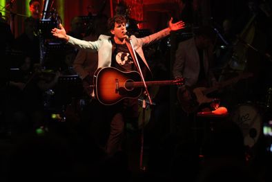 MDZol | CIRO Y LOS PERSAS PREVIAMENTE, LA BANDA LIDERADA POR ANDRÉS CIRO MARTÍNEZ SE HABÍA PRESENTADO EN LA FIESTA PROVINCIAL DE LA CERVEZA, EN DICIEMBRE DEL 2022. Foto: SANTIAGO TAGUA / MDZ