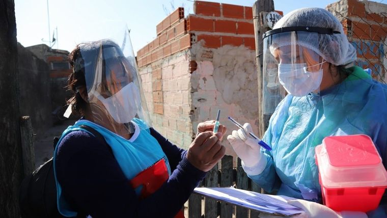 El ministerio de Salud habló de migraciones internas para los contagios recientes