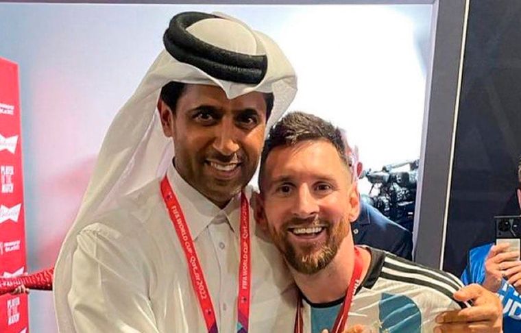 Nasser Al Khelaifi junto a Lionel Messi