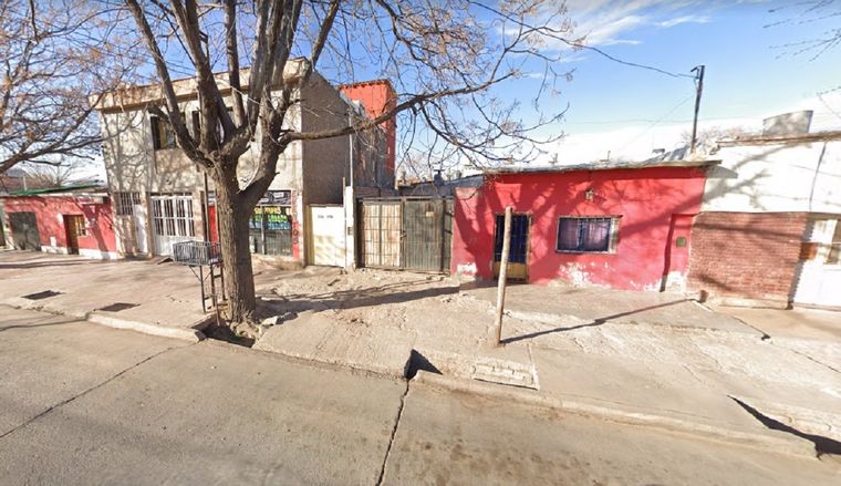 Efectivos policiales llegaron hasta el lugar e ingresaron a dos viviendas