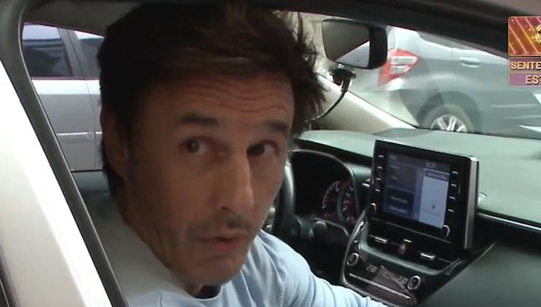 El exministro tuvo una actitud mala frente a la nota de un conocido programa. Foto: Captura de pantalla: Youtube/ América TV