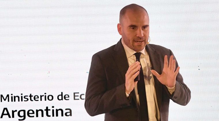 Martín Guzmán volvió a un escenario público con fuertes críticas al Fondo, con el que vino negociando hasta el último día de su gestión al frente del Palacio de Hacienda. Foto: TELAM