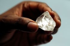 Un diamante parecido al de la imagen fue hallado en India. Foto: TatlerAsia.