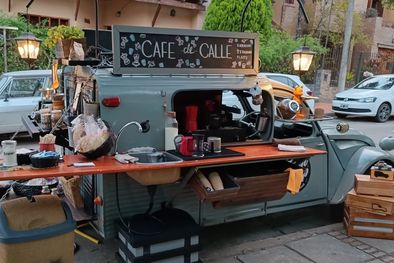 MDZol | Juan Dipp es una cafetería ambulante montada en un Citroën furgón. Foto: Juan Dipp