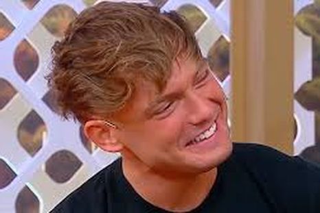 Ian Lucas y el noble gesto con su premio de MasterChef Celebrity. Foto: captura de video Telefe. Ian Lucas y el noble gesto con su premio de MasterChef Celebrity. Foto: captura de video Telefe.