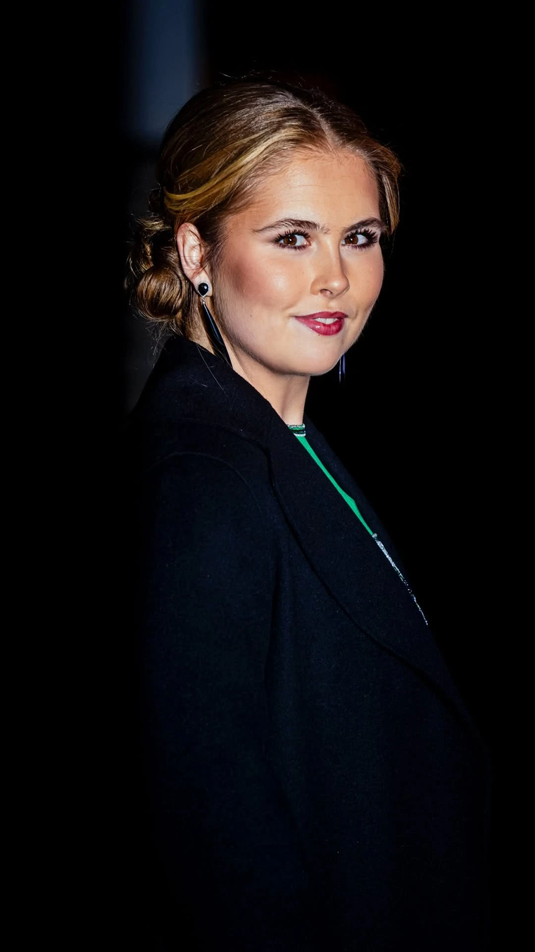 Una prenda que había usado Beatriz en 1981 y Máxima en 2014. Una prenda que había usado Beatriz en 1981 y Máxima en 2014.