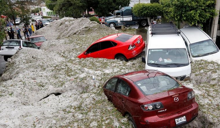 Tormenta gigante de granizo, en México. Foto: Efe.