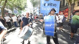 Miles de personas participaron de la marcha de la CGT. Foto: Juan Mateo Aberastain / MDZ Miles de personas participaron de la marcha de la CGT. Foto: Juan Mateo Aberastain / MDZ
