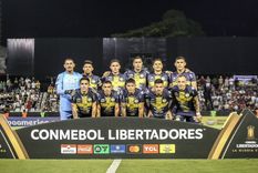 Trinidense llegó la Sudamericana tras perder con Colo Colo en la F3 de la Libertadores Foto: @CST_1935 Trinidense llegó la Sudamericana tras perder con Colo Colo en la F3 de la Libertadores Foto: @CST_1935