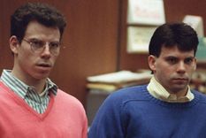 Los hermanos Menendez durante uno de sus juicios. Foto: BBC