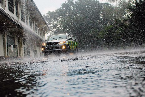 Las fuertes lluvias, granizo y tormentas eléctricas del 30 de agosto provocaron caída de árboles, postes y cables; derrumbes de techos y viviendas inundadas.Foto:Pexels. Las fuertes lluvias, granizo y tormentas eléctricas del 30 de agosto provocaron caída de árboles, postes y cables; derrumbes de techos y viviendas inundadas.Foto:Pexels.