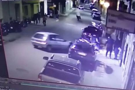 El hecho quedó registrado por cámaras de seguridad