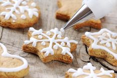 Algunos incluso aman decorar este tipo de galletas con diferentes preparaciones.