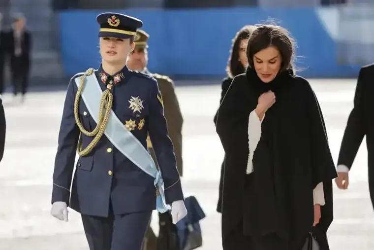 Protocolo y moda en equilibrio. Protocolo y moda en equilibrio.