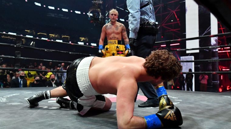 La caída del luchador. Foto: MMA Junkie