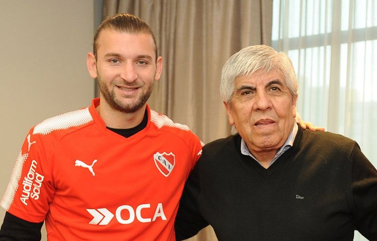 Hugo Moyano y Gastón Silva Independiente no podrá incorporar por una deuda con el defensor.