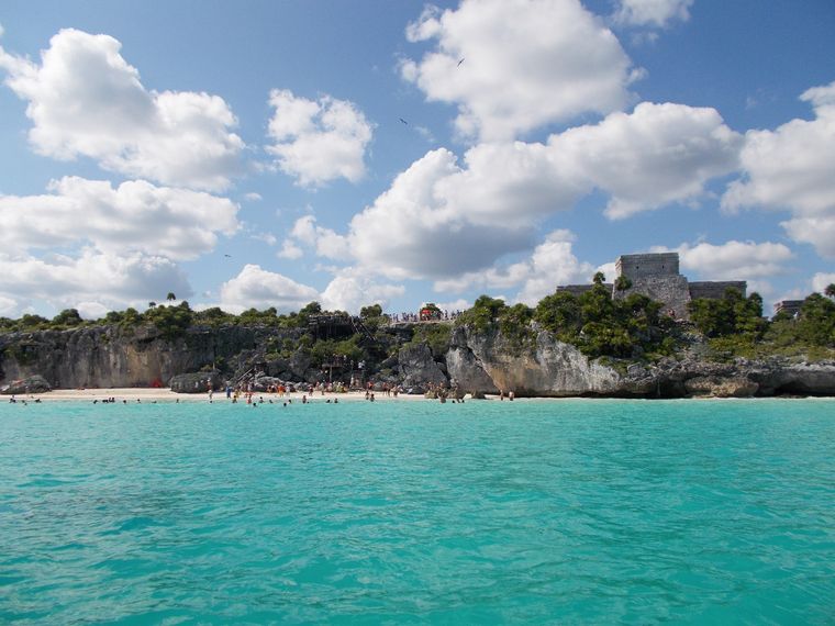 El sargazo en la Riviera Maya ha alcanzado niveles históricos y preocupa a las autoridades de México.