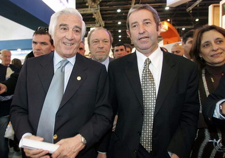 El acercamiento de Cobos al campo rompió la paz en el Gobierno.