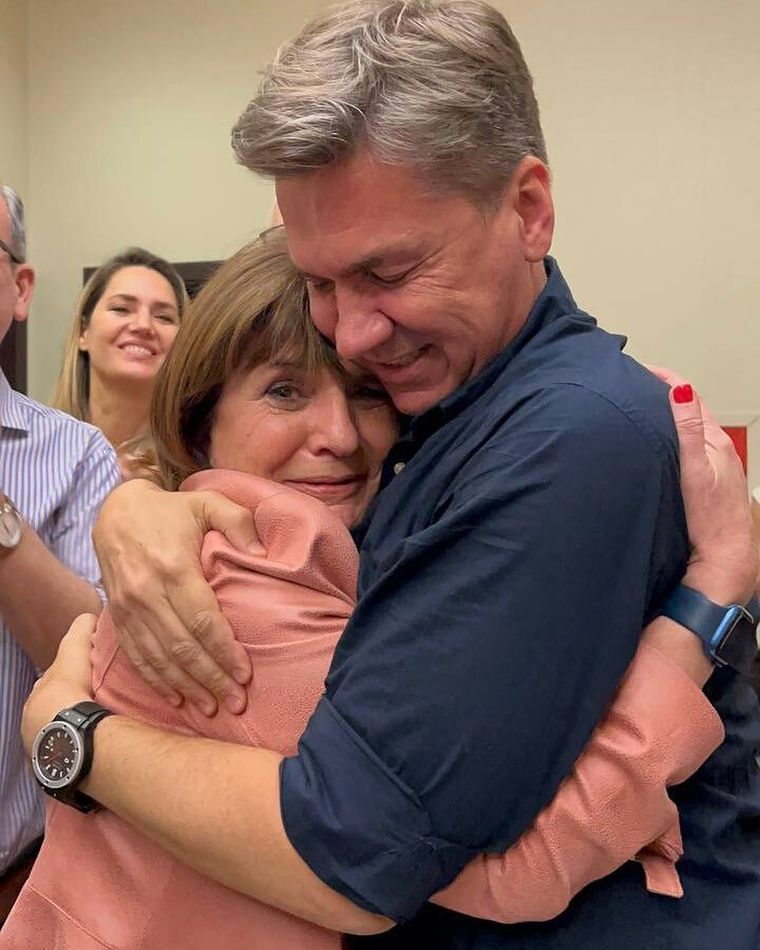 Leandro Zdero celebra su victoria junto a Patricia Bullrich Foto: Twitter/@PatoBullrich