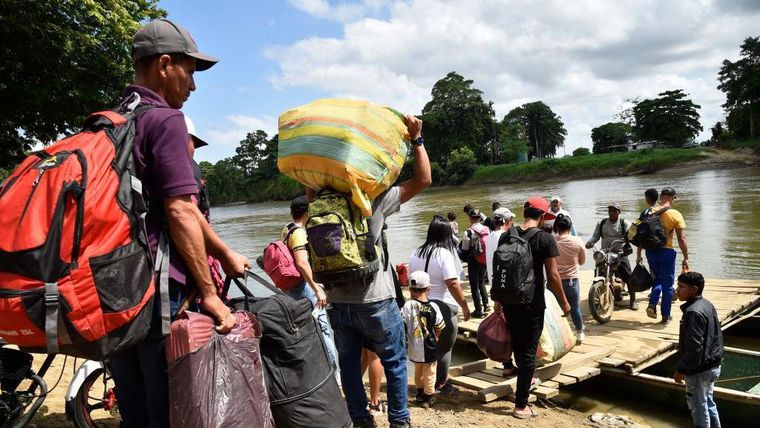 A comienzos de 2025, la crisis humanitaria en el Catatumbo provocó decenas de desplazados en la frontera entre Colombia y Venezuela.