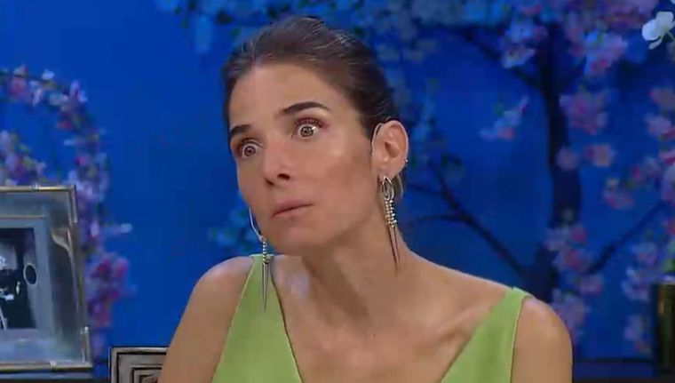 La conductora lo quemó al aire. Foto: Captura de pantalla/ Youtube: eltrece