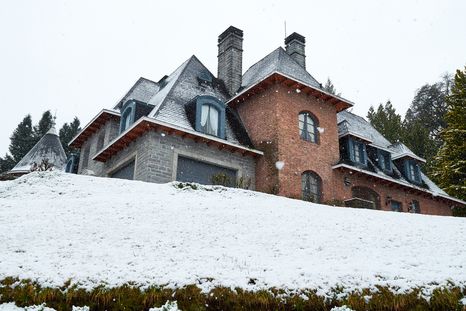 Un edificio de estilo francés que causa sensación. Un edificio de estilo francés que causa sensación.