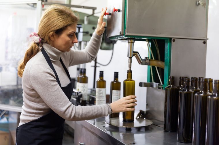 El gremio de aceiteros tiene uno de los sueldos más elevados del país. Foto: Shutterstock