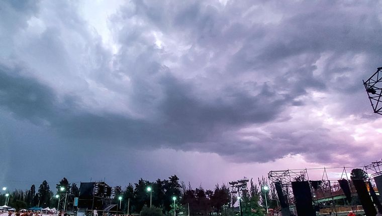 Siete provincias bajo alerta amarillo por tormentas este sábado, según el pronóstico del Servicio Meteorológico Nacional Foto: Santiago Tagua/MDZ