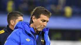 El exentrenador de la Selección argentina fue acercado a la dirigencia xeneize mientras Riquelme busca al sucesor de Claudio Úbeda.