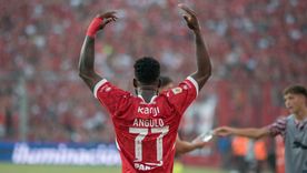 Álvaro Angulo, la Pantera Negra Turbo, se fue mal de Independiente. Foto: @Independiente. 