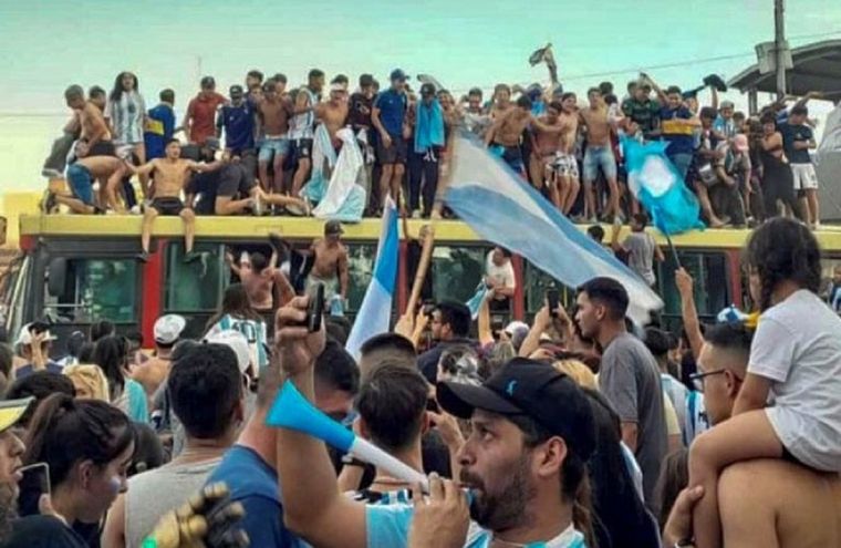 Los festejos ante Croacia generaron daños en unidades de varias empresas Foto: Noticias Argentinas