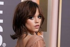 Jenna Ortega luce un vestido de transparencias y causa sensación