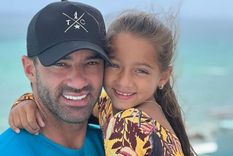 Toni Costa y su hija Alaïa están pasando unas divertidas vacaciones.