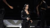 La cantante no se quedó afuera del barco. La cantante no se quedó afuera del barco.